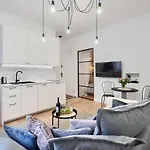 Lu Lu Apartment *